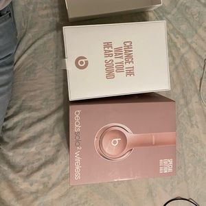 Beats solo2 wireless